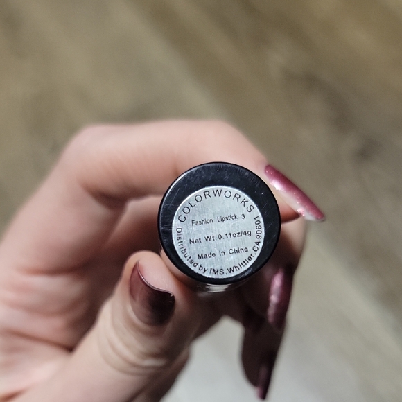 Bold Red Lipstick - Picture 2 of 3